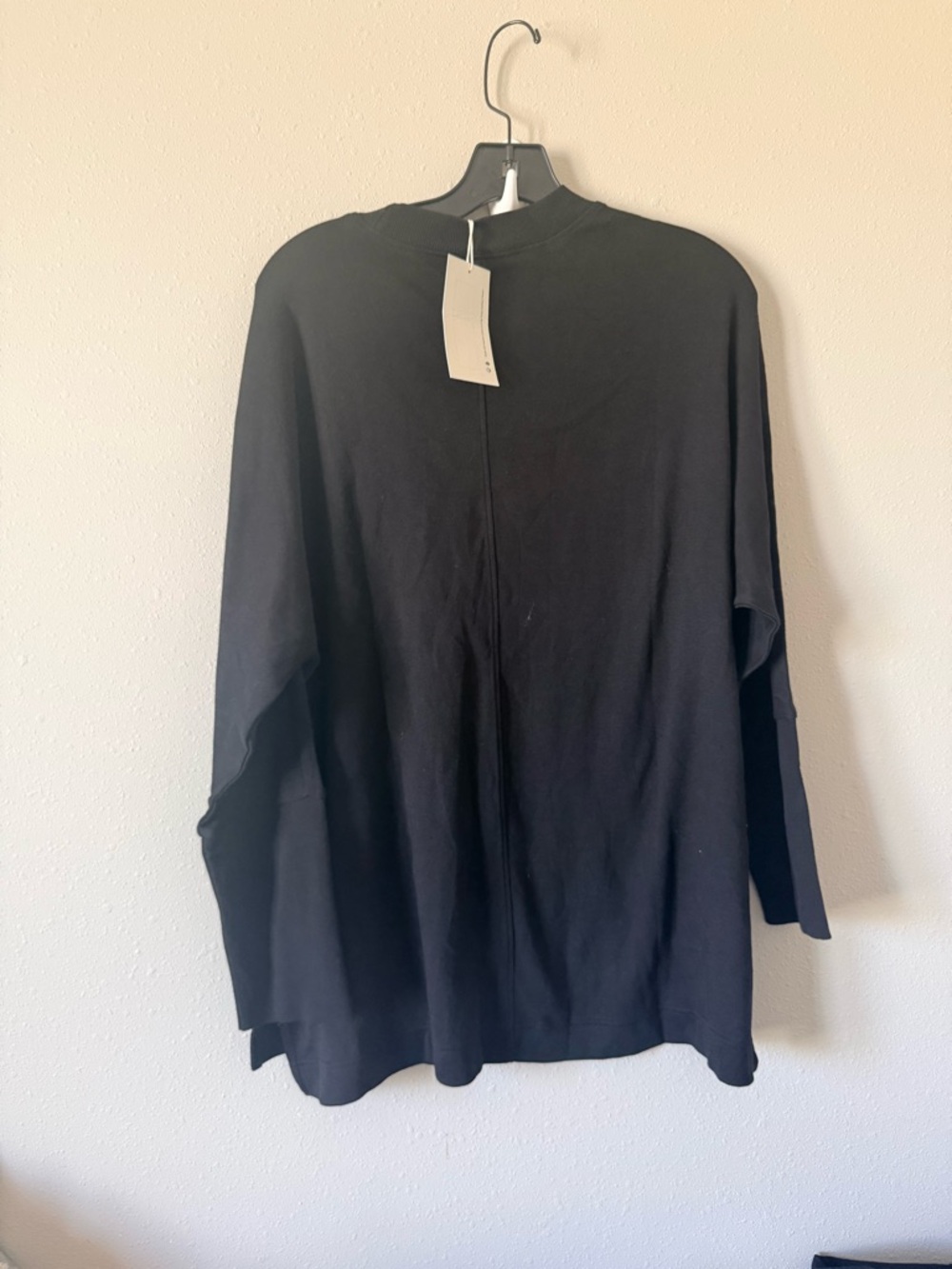 New - PACT Airplane Long Sleeve Poncho M/L Black Organic Cotton - Picture 2 of 3